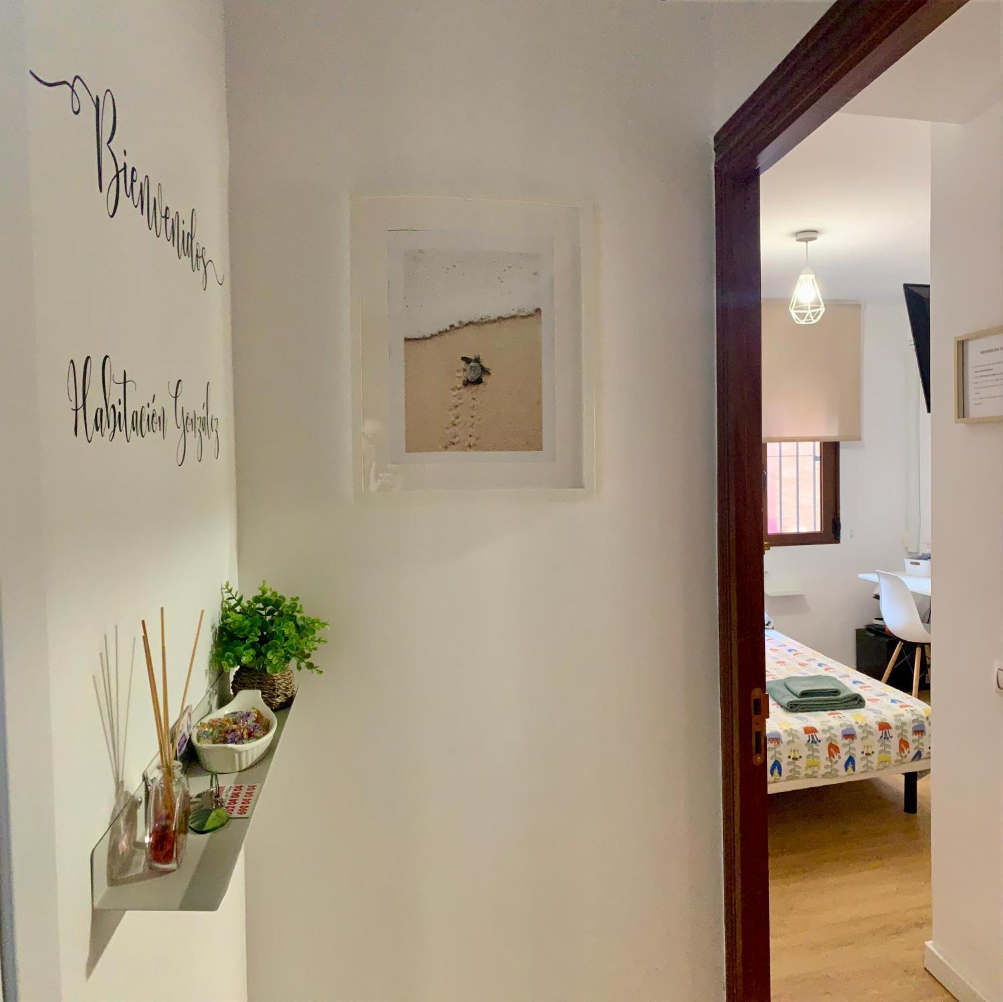 Habitacion Gonzalez Málaga Exterior foto